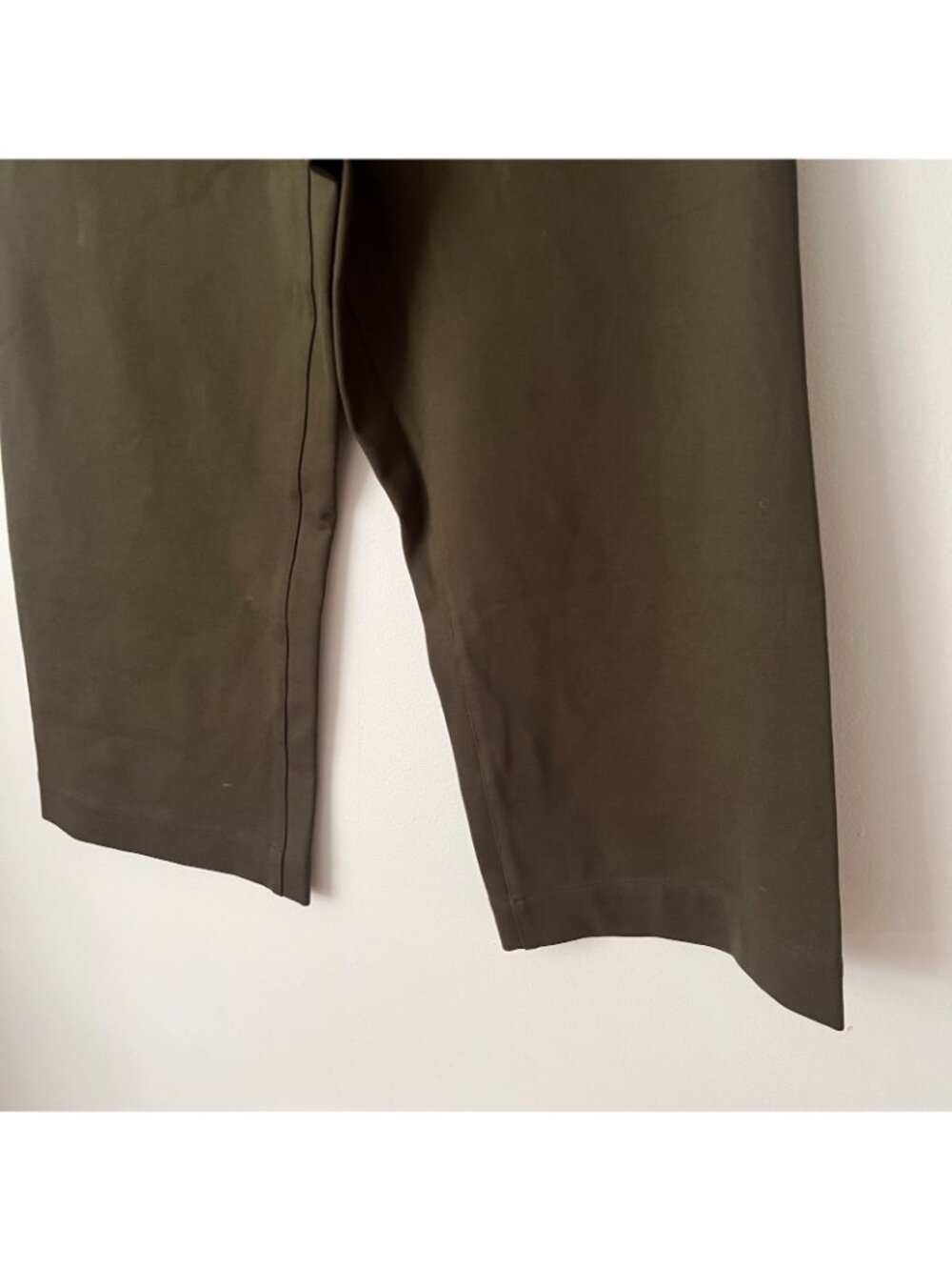 Quince Ultra Stretch Ponte Cropped Wide Leg Pants Olive Green Women's Size 16 - Picture 2 of 10